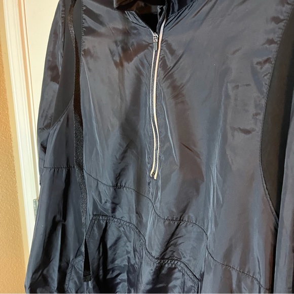 Fabletics Lightweight Jacket - Picture 8 of 8